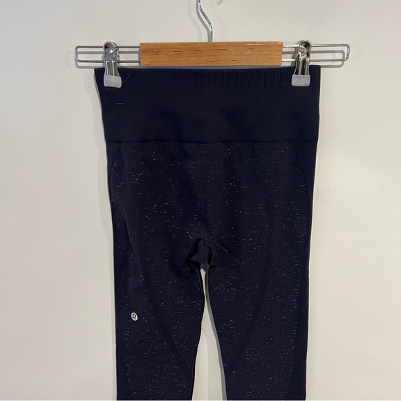 Lululemon Free To Flow 7/8 Tight Seamless Legging - Picture 4 of 9